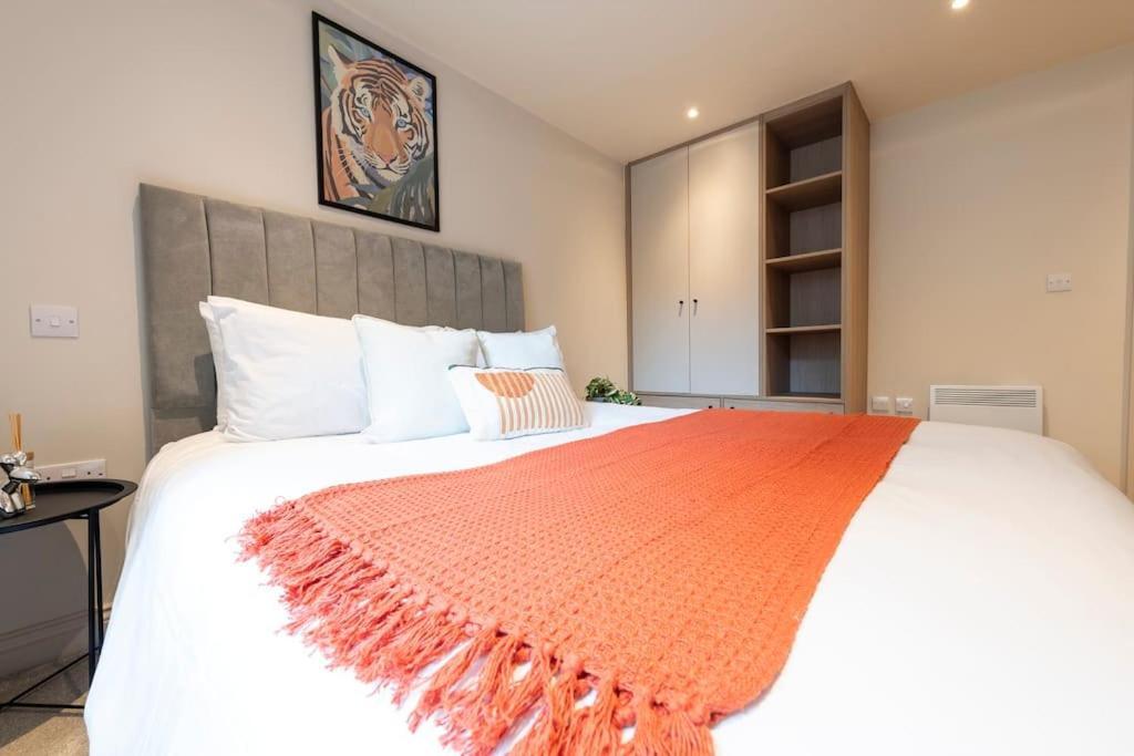 Harvey Nic's & Designer Quarter 18 Ch Appartement *