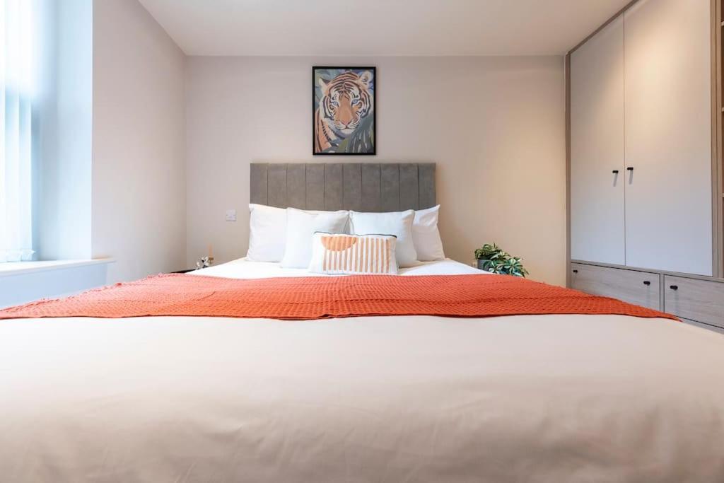 Harvey Nic's & Designer Quarter 18 Ch Appartement *